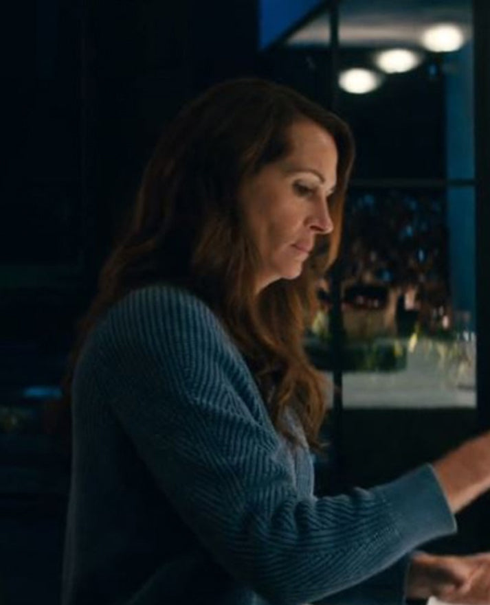 Julia Roberts Leave The World Behind 2023 Blue Sweater